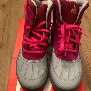 Nike ACG snow boots for kids